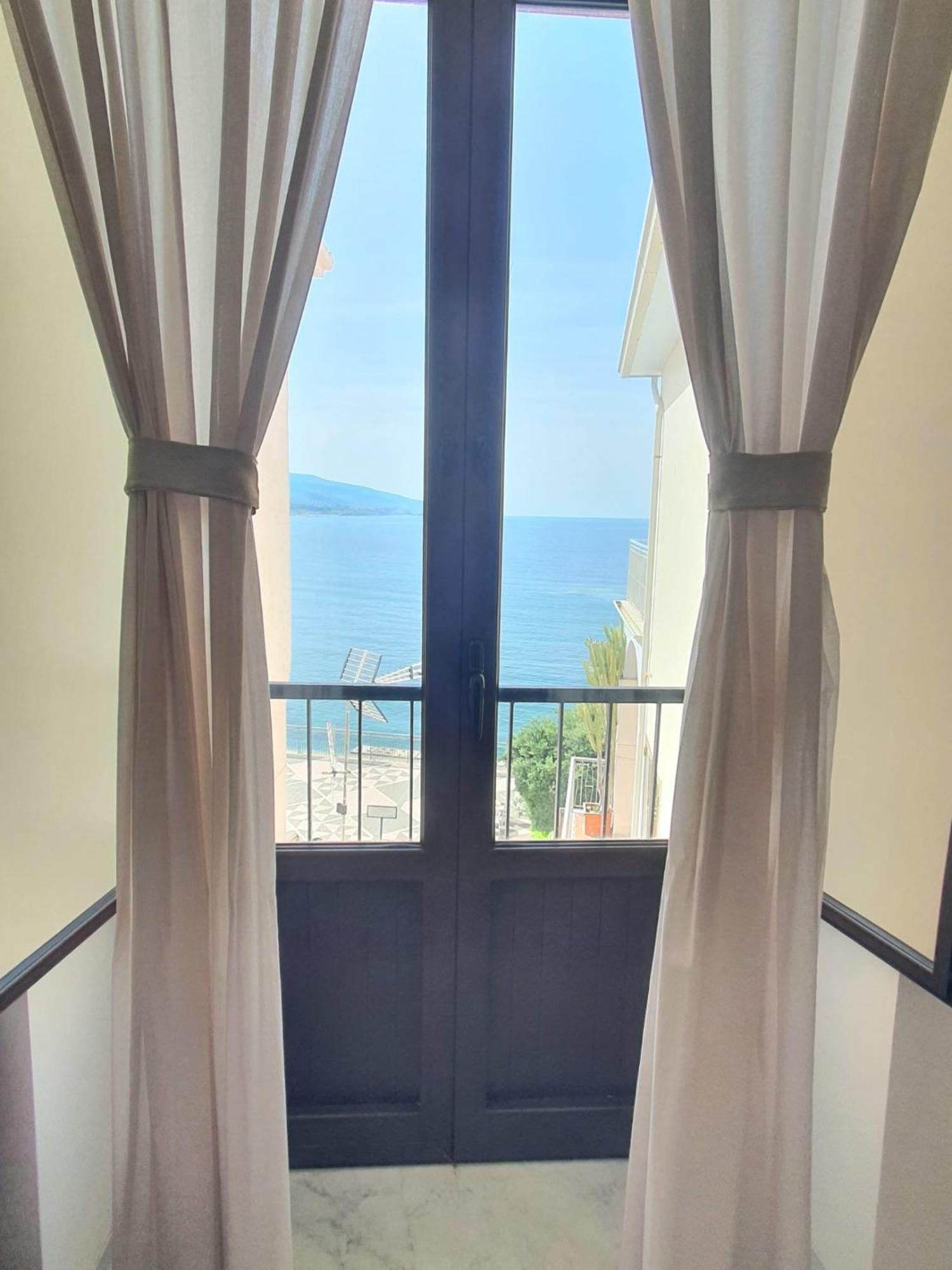דיאמנטה Il Molo Camere Per Vacanze מראה חיצוני תמונה